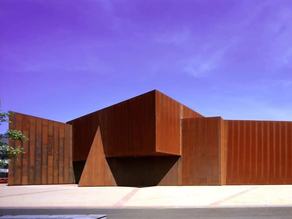 A 9min walk to the Australian Centre for Contemporary Art.