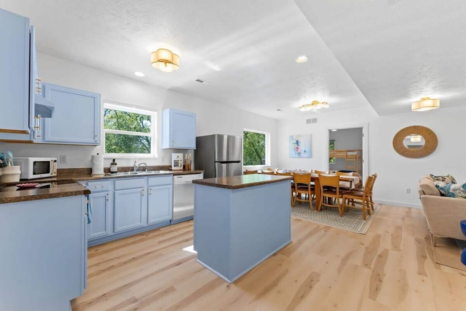 Lots of room to setup food or make meals so everyone can enjoy!
