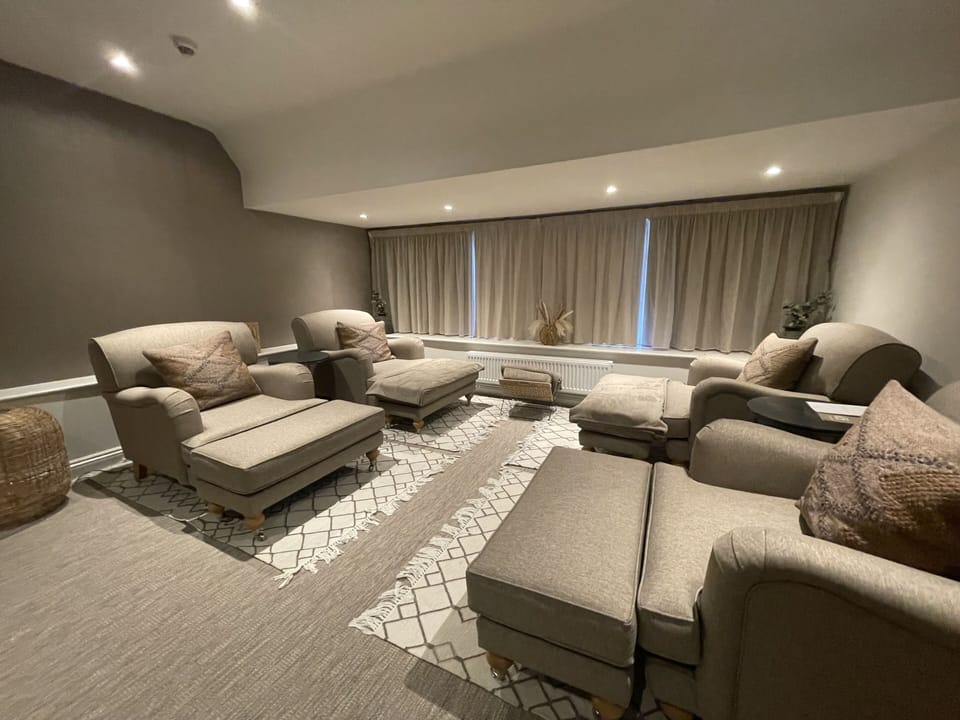 Sauna, hot tub, steam room, body treatments, body wraps, body scrubs