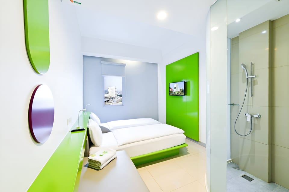 Room (Pop!) | In-room safe, free WiFi, bed sheets