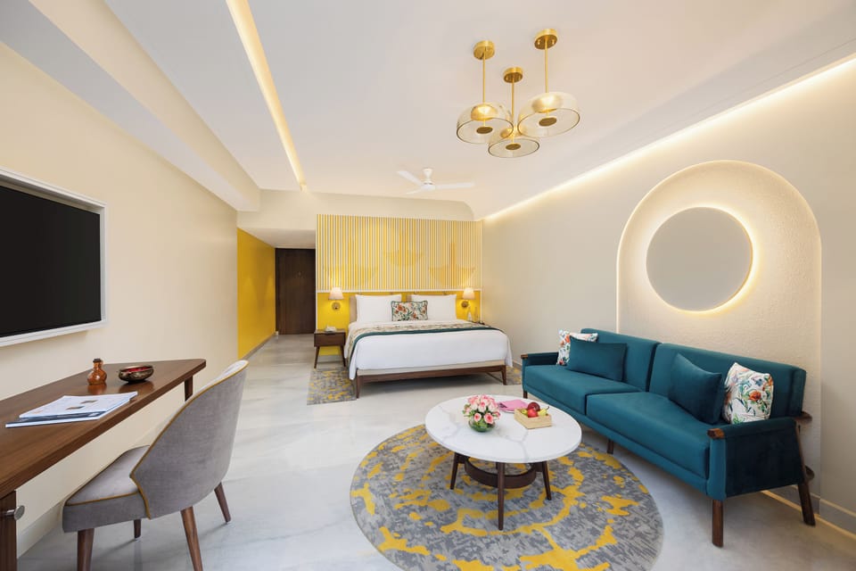 Deluxe Royal Room | Premium bedding, minibar, in-room safe, desk