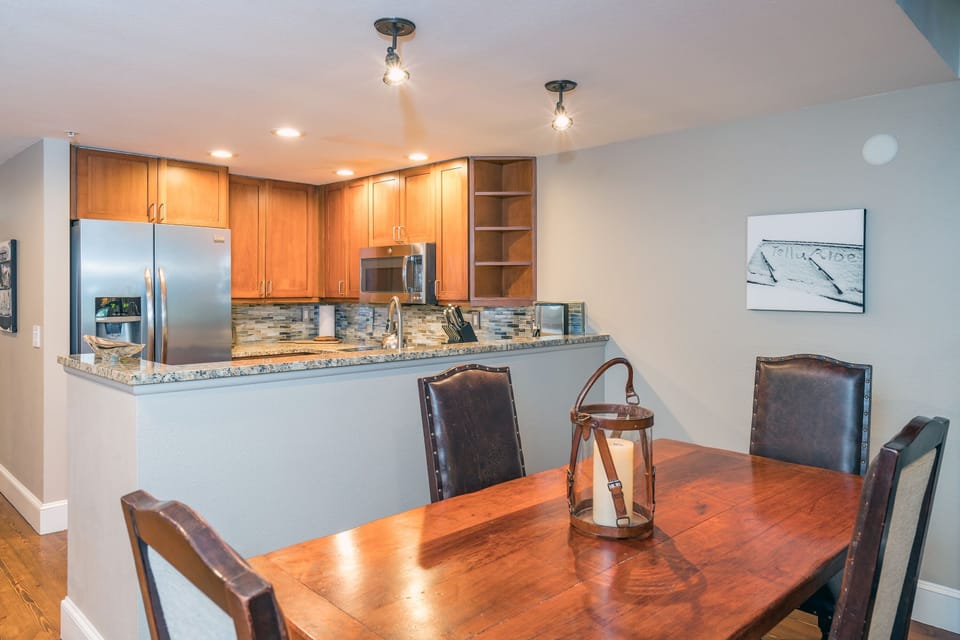 Condo, 3 Bedrooms | Private kitchen | Fridge, oven, coffee/tea maker, toaster