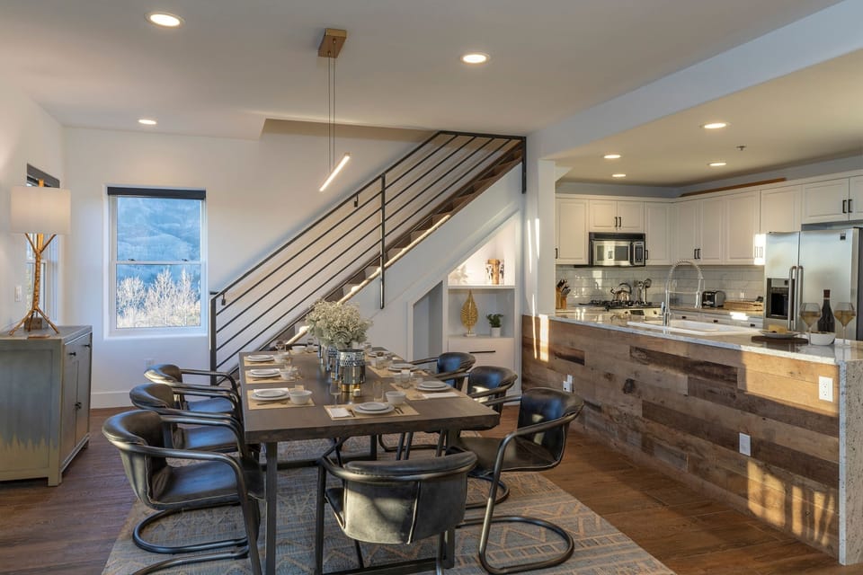 Condo, 4 Bedrooms | Dining