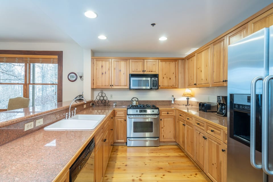 Condo, 2 Bedrooms | Private kitchen | Coffee/tea maker, fridge, oven, toaster