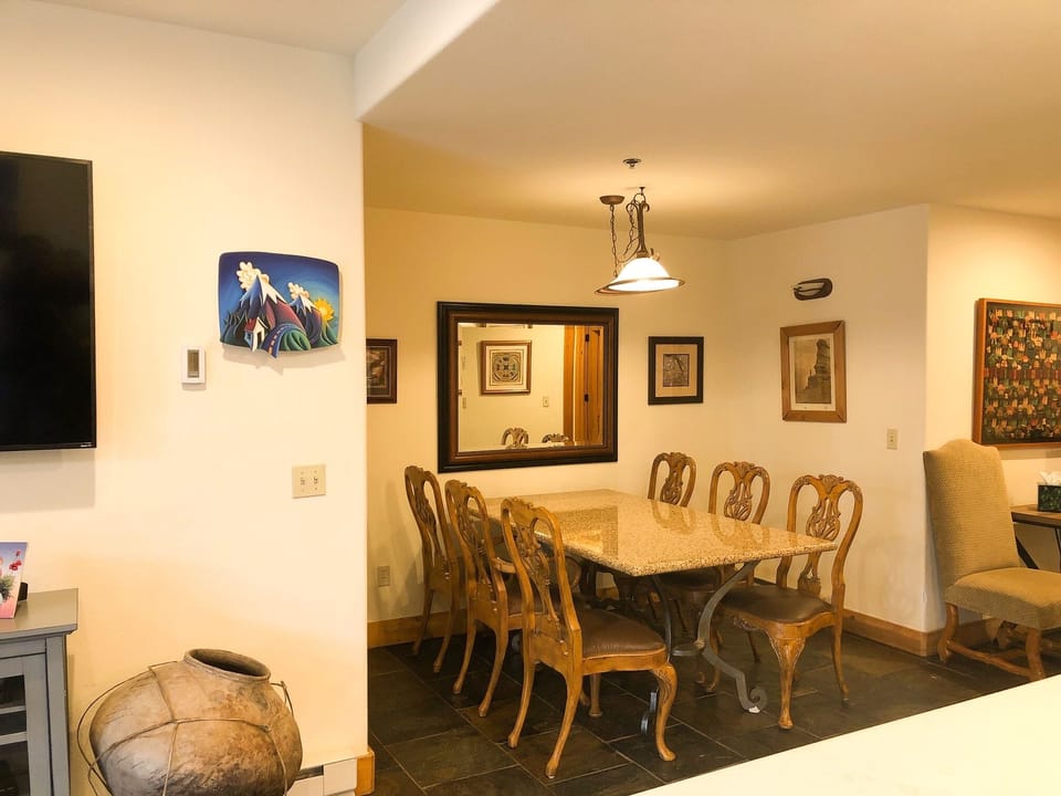Condo, 1 Bedroom | Dining