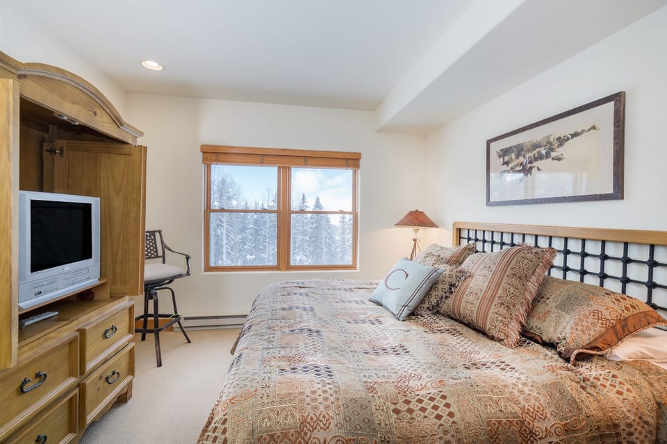 Condo, 2 Bedrooms | 2 bedrooms, iron/ironing board, WiFi (free)