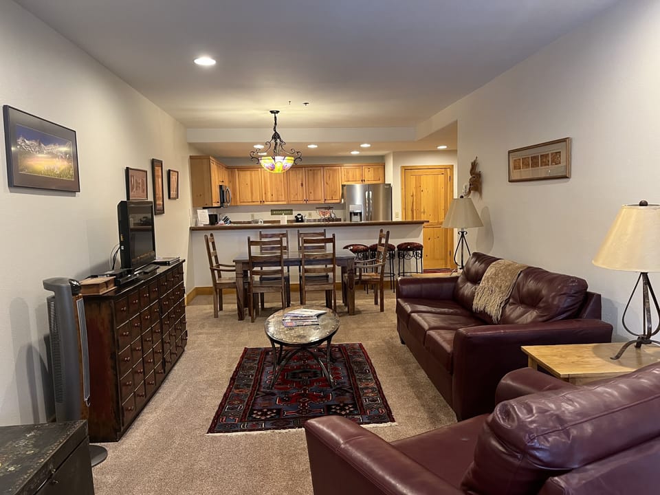 Condo, 2 Bedrooms | Living area