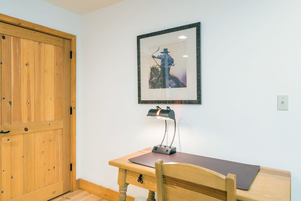 Condo, 2 Bedrooms | Dining