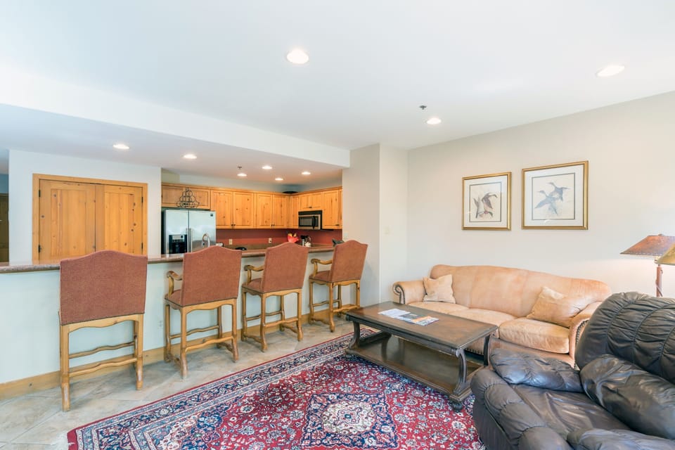 Condo, 2 Bedrooms | Living area