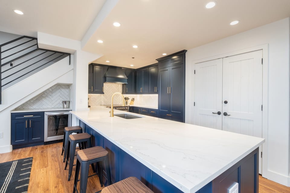 Condo, 4 Bedrooms | Private kitchen | Coffee/tea maker, fridge, oven