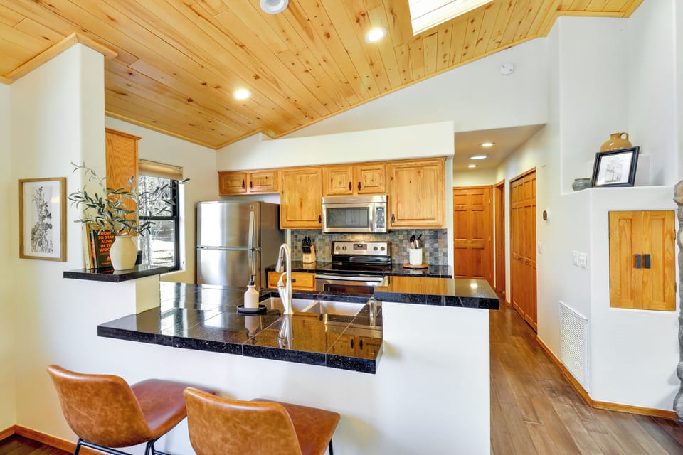 House (3 Bedrooms) | Interior