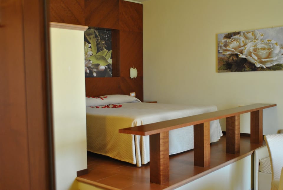 Deluxe Double Room | Premium bedding, minibar, in-room safe, desk