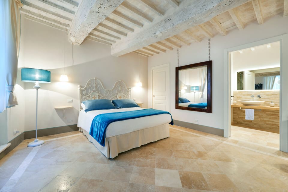 Deluxe Room | 1 bedroom, Frette Italian sheets, premium bedding, down comforters