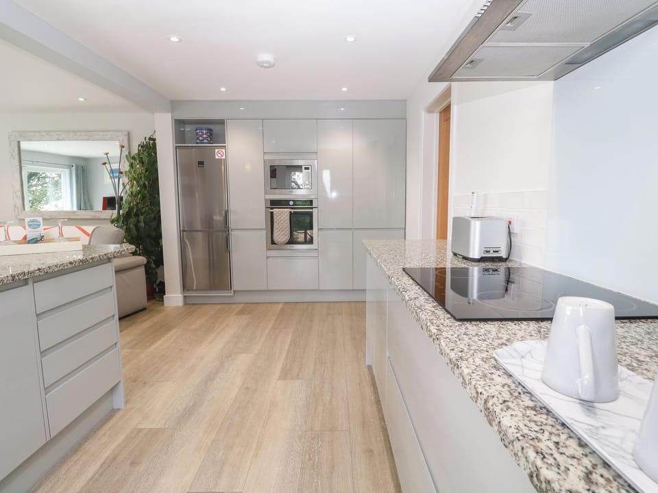 Cottage | Private kitchen | Fridge, dishwasher, electric kettle, toaster