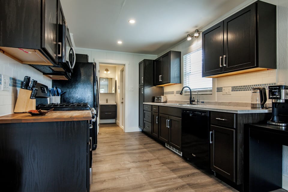 Kitchen (Gas Stove)