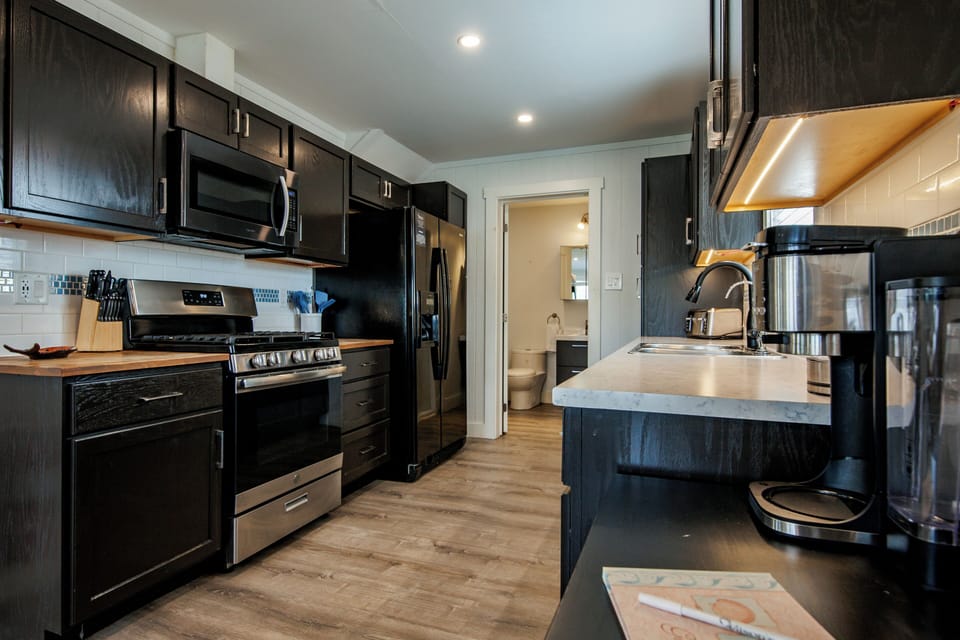 Kitchen (Gas Stove)