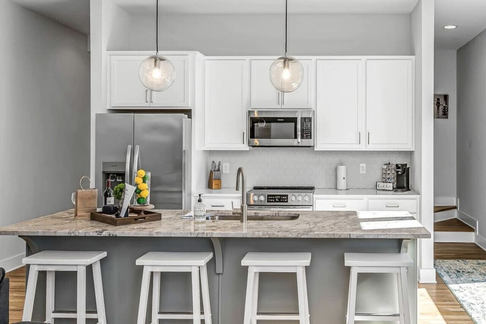 Stocked Kitchen w/ Luxury Finishes