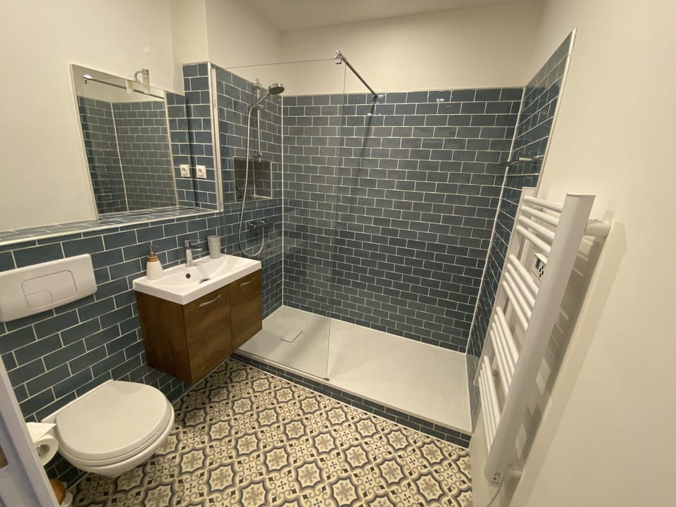Deluxe Double Room | Minibar, desk, laptop workspace, free WiFi