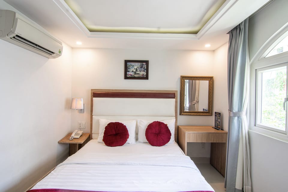 Senior Double Room | Desk, free WiFi
