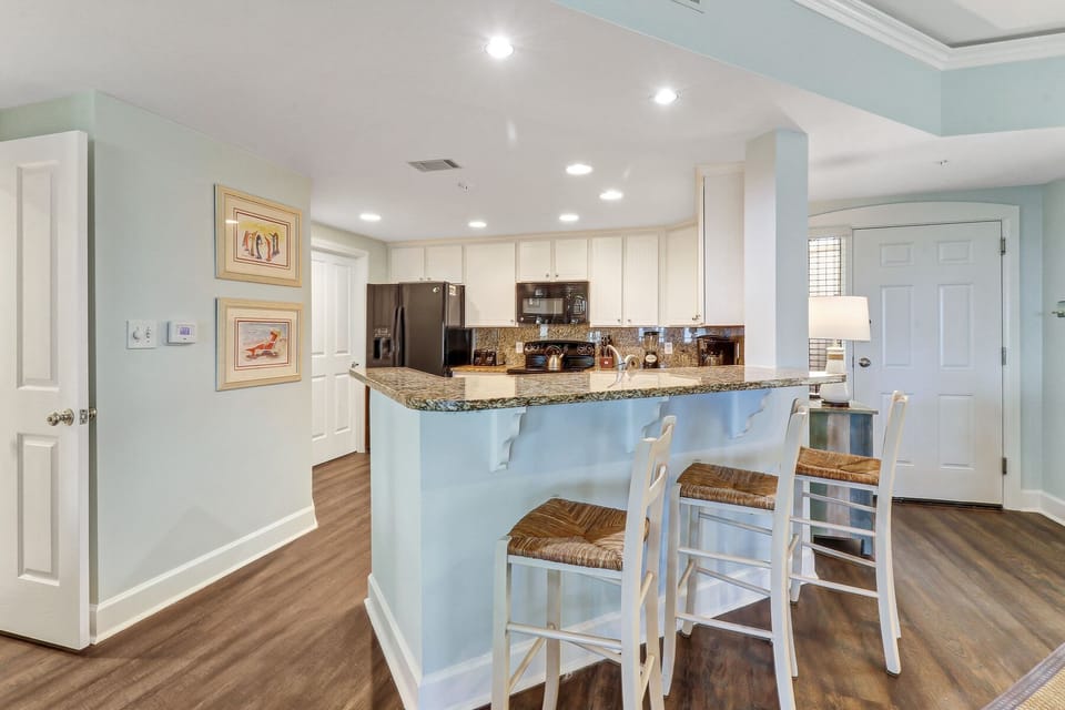 2216 Windsor II | Kitchen - 2216 Windsor II | Kitchen