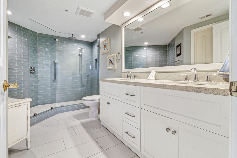 2216 Windsor II | Bedroom 2 Bathroom - 2216 Windsor II | Bedroom 2 Bathroom