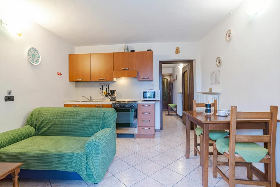 Kitchen and dining area
