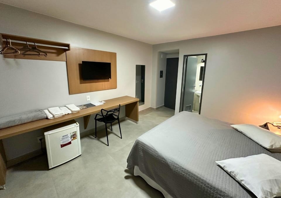 Casal | Minibar, desk, blackout drapes, free WiFi