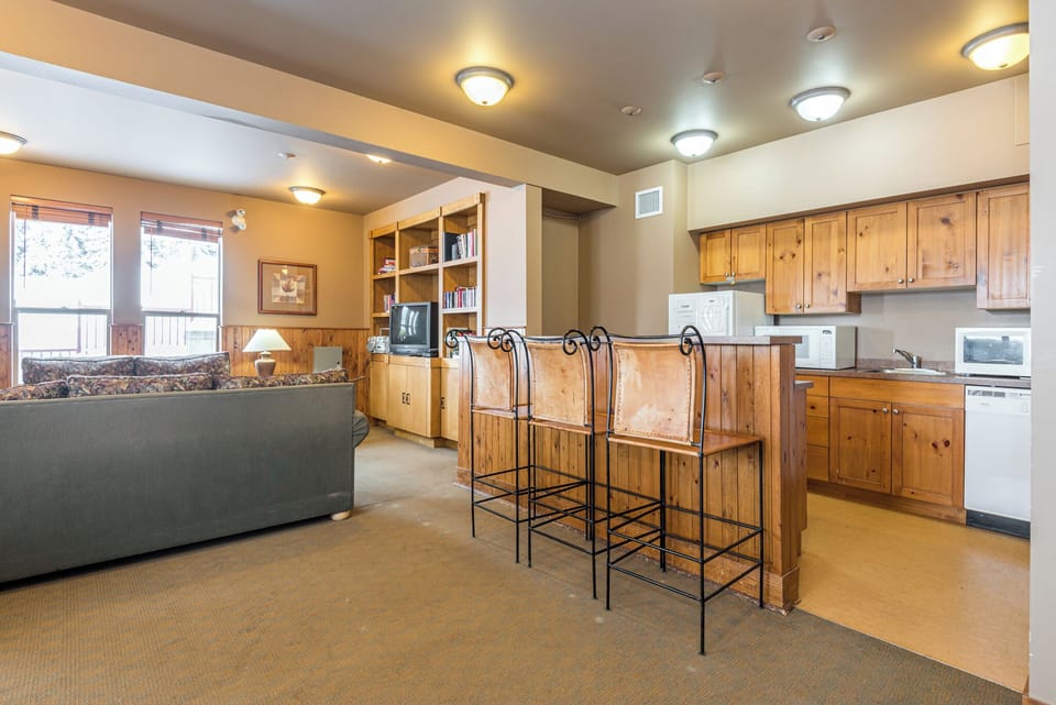Shooting Star Common Room Kitchen 