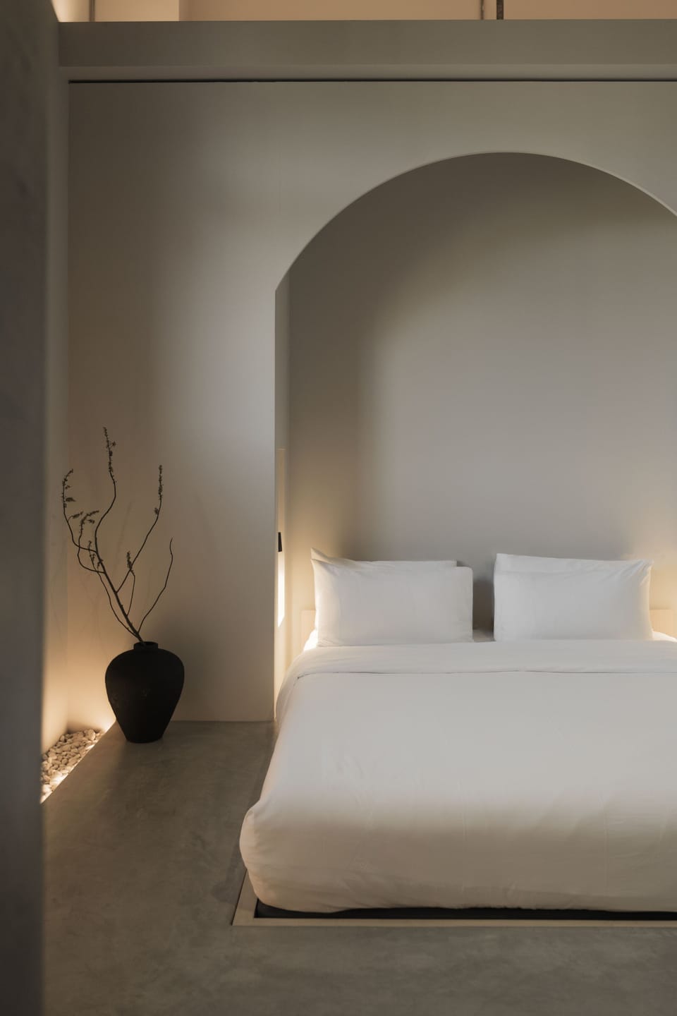Hypo-allergenic bedding, blackout drapes, iron/ironing board, free WiFi