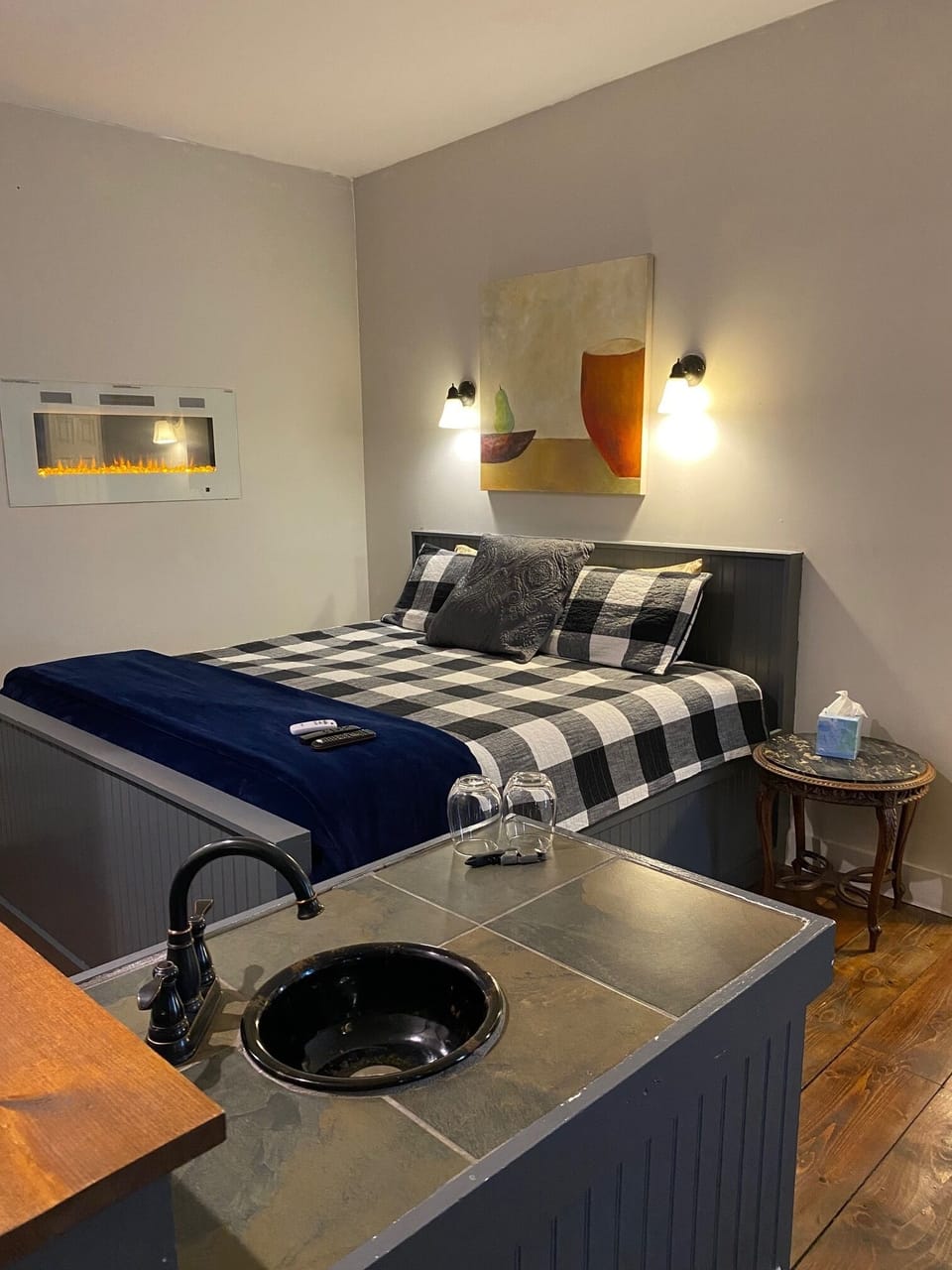 The Big Room | Iron/ironing board, free WiFi, bed sheets