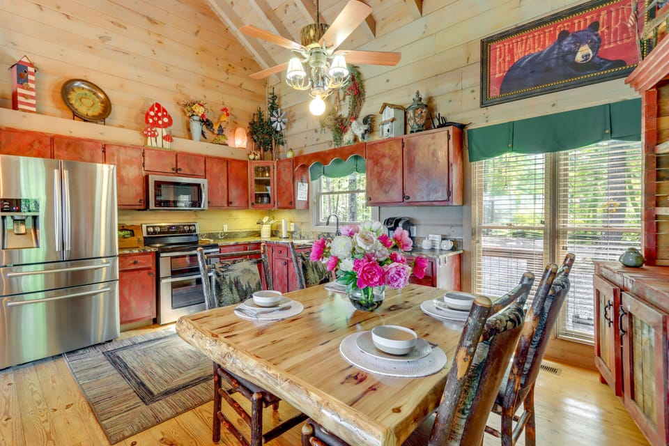 Kitchen | Equipped w/ Cooking Basics