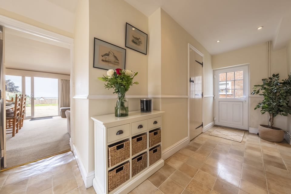 Ground floor: Hallway to the shower room
