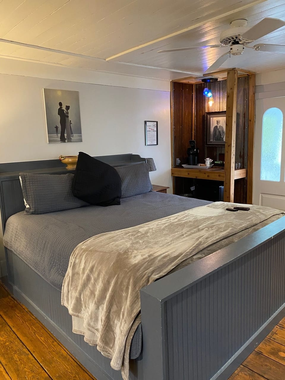 Mason Room | Iron/ironing board, WiFi (free), individually decorated