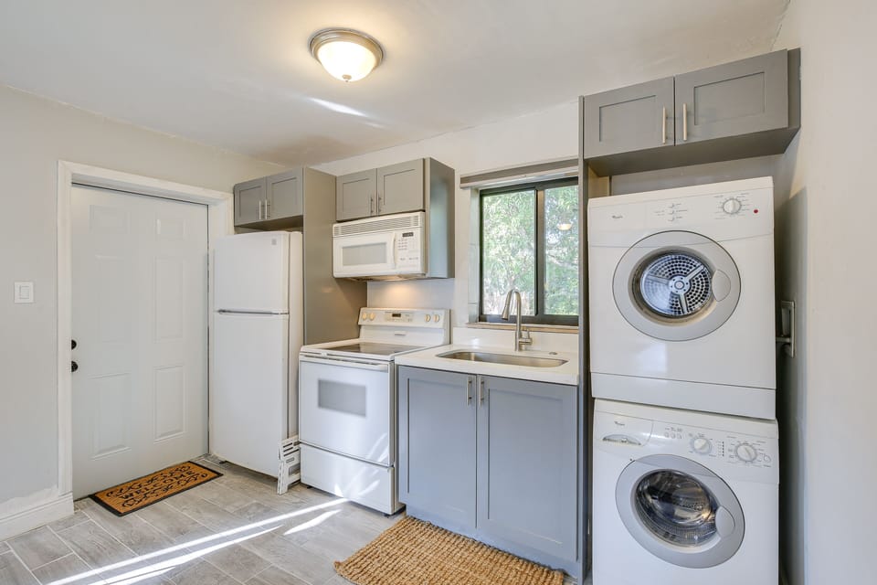 Kitchen | 790 Sq Ft