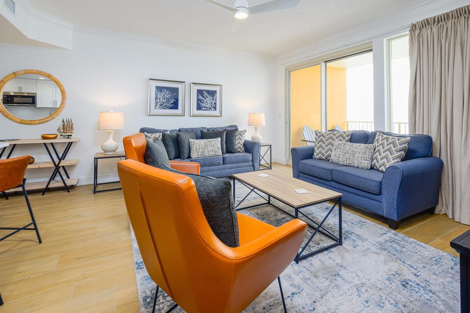 Newly furnished condo throughout.