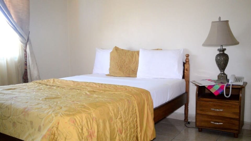 Basic Single Room | WiFi (free)