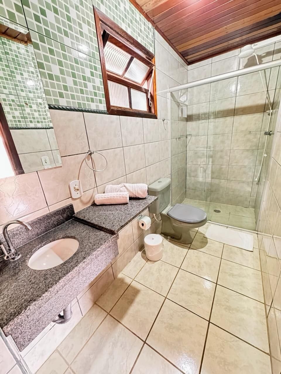 Standard Quadruple Room | Free WiFi, bed sheets