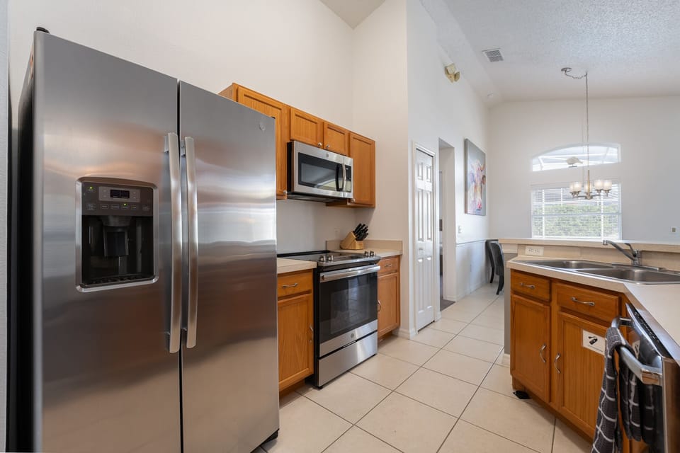 Kitchen showing appliances