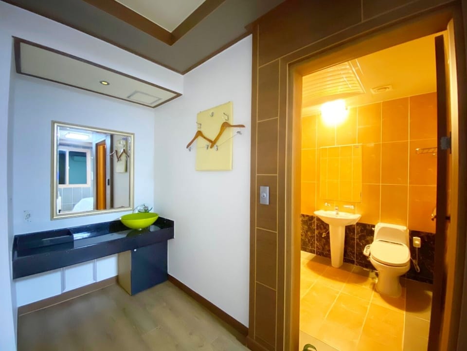 Premium Double Room | Premium bedding, pillowtop beds, individually decorated