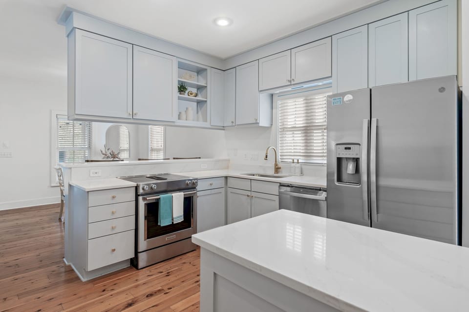 Fully updated and stocked kitchen!