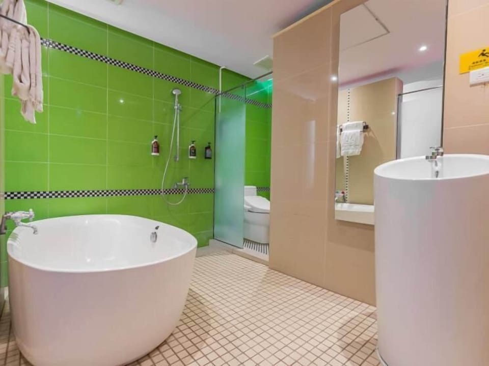 Superior Room | Bathroom | Free toiletries, hair dryer, slippers