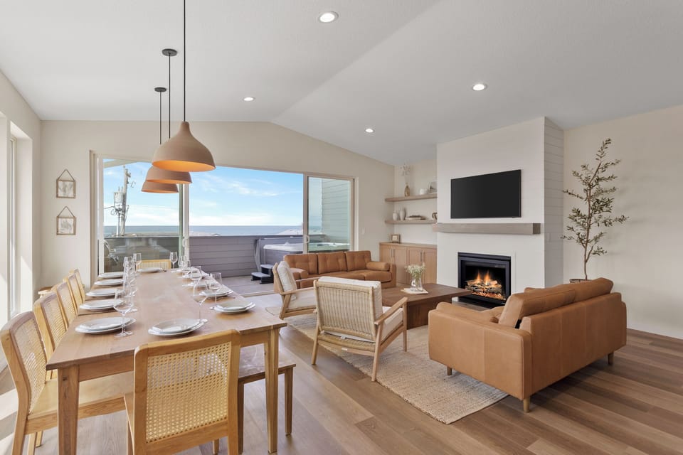 North unit, living/dining space