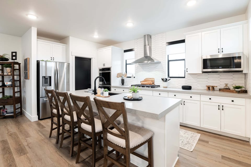 Fully equipped chef's kitchen