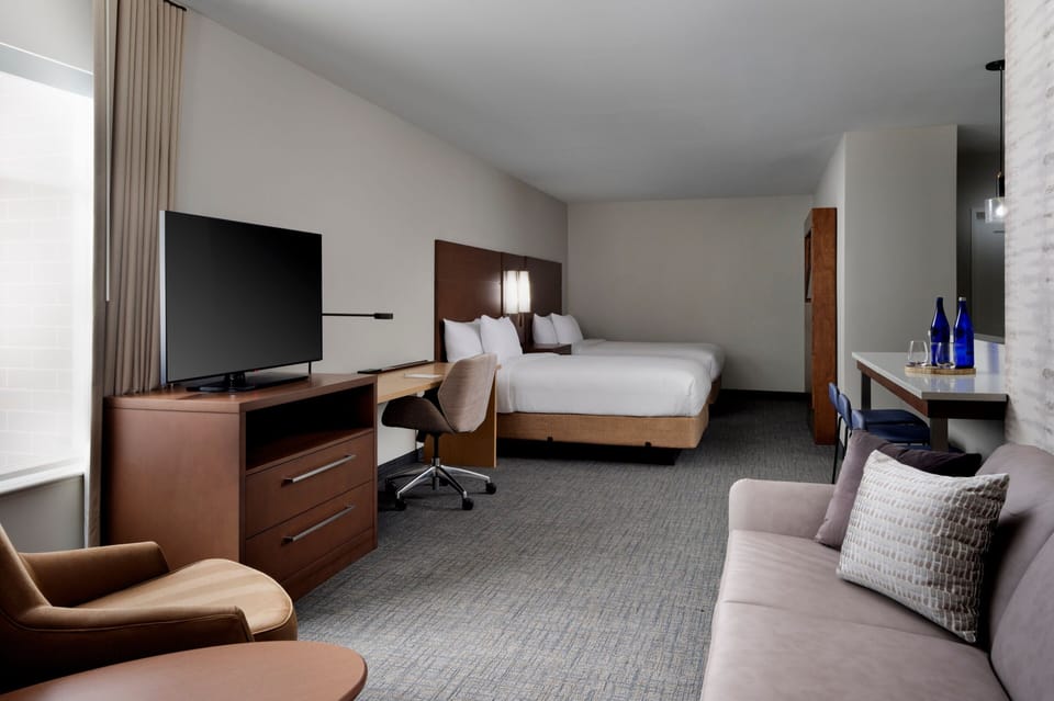 Studio Suite, Multiple Beds | Premium bedding, down comforters, pillowtop beds, desk