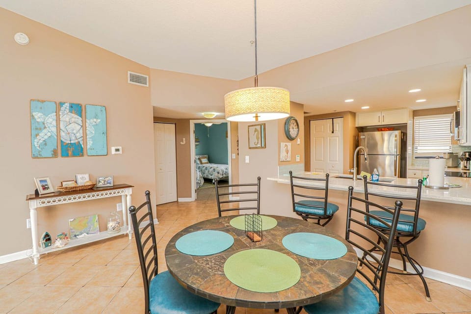 St. Augustine Beach Rentals Dining Room