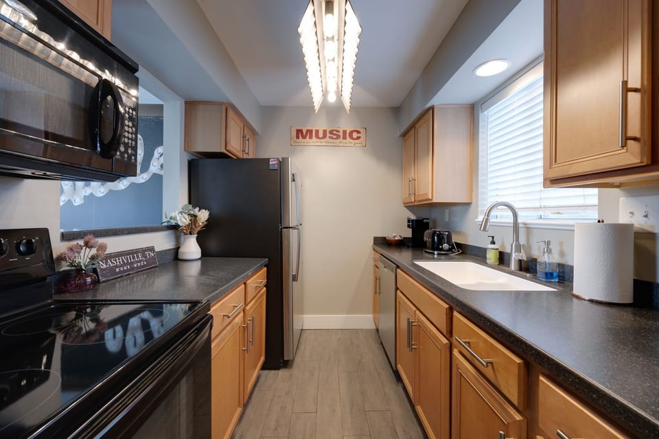 The perfect mix of contemporary and traditional design elements create a cozy yet stylish kitchen space