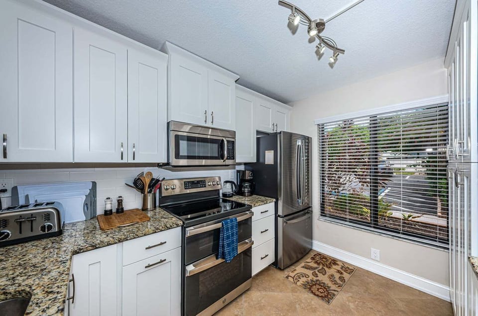 web-or-mls-Kitchen 2