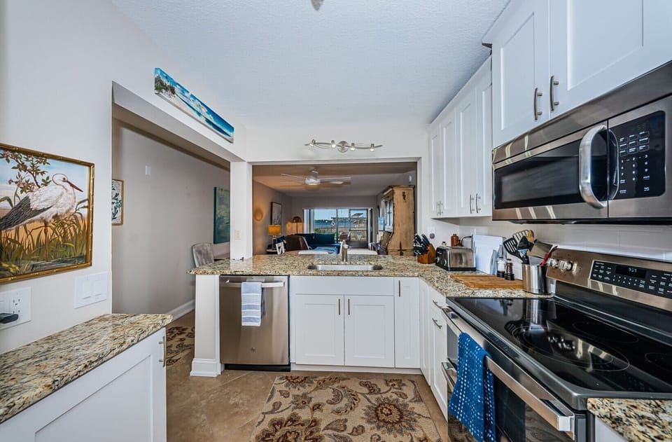 web-or-mls-Kitchen 1