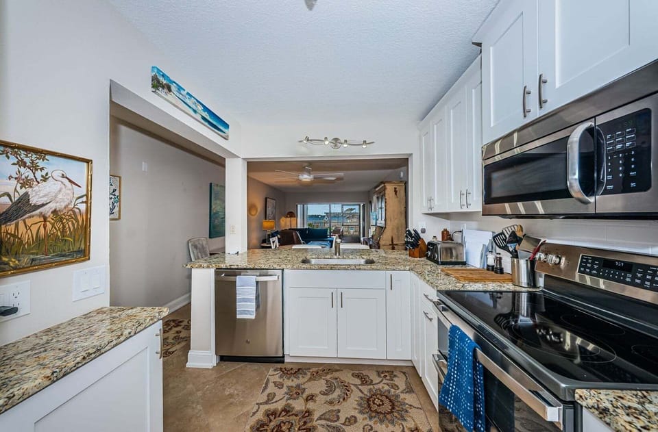 web-or-mls-Kitchen 1