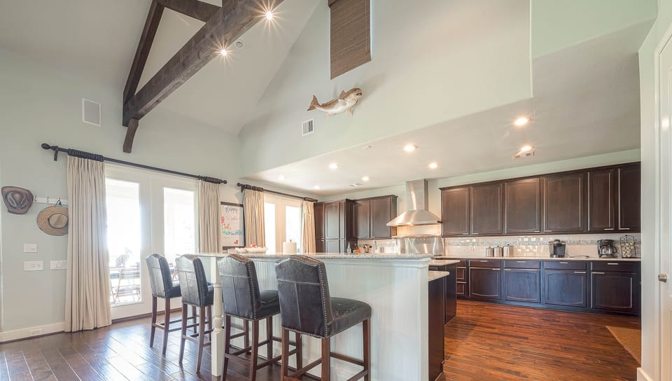 Savor Your Morning in Comfort at the Breakfast Bar